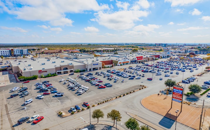 Pictures of Retail property located at 2205 Veterans Blvd, Del Rio, TX 78840 for sales - image #1