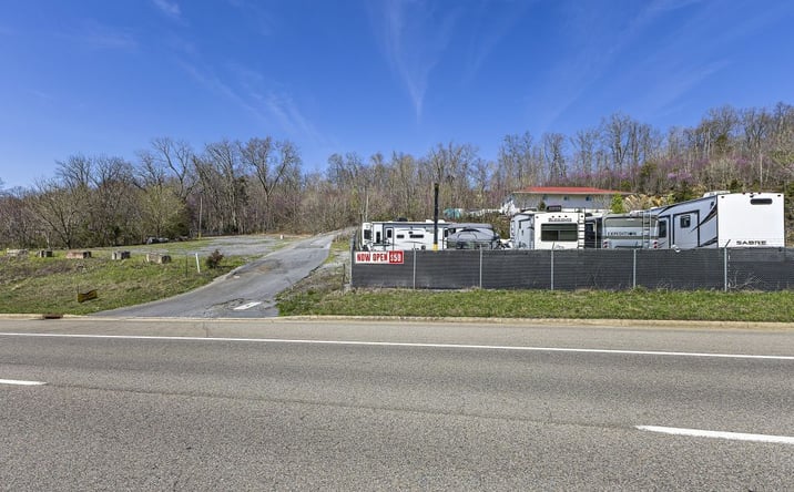 Pictures of Industrial, Mixed Use, Multifamily, Retail property located at 3450-3460 highway 75, Kingsport, TN 37663 for sales - image #1