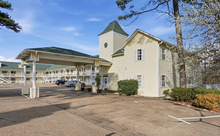 Pictures of Hospitality property located at 3169 E Van Buren, Eureka Springs, AR 72632 for sales - image #1