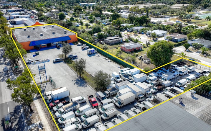 Pictures of Industrial property located at 3040 Fowler Street, Fort Myers, FL 33901 for sales - image #1