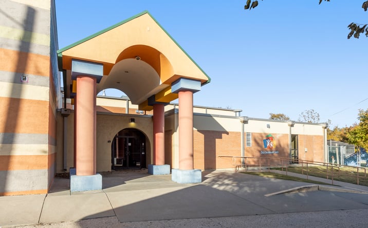 Pictures of Mixed Use, Multifamily, Office, Retail property located at 702 Grand Ave E, Ponca City, OK 74601 for sales - image #1