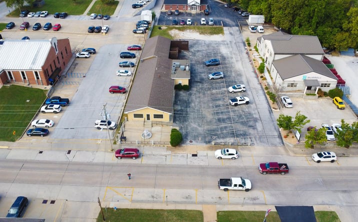 Pictures of Retail property located at 329 S Main Ave, Bolivar, MO 65613 for sales - image #1