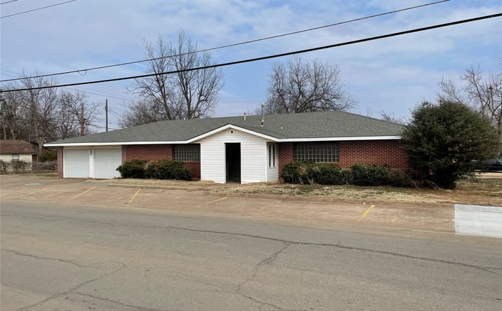 Pictures of Office property located at 112 S Highland Avenue, Cushing, OK 74023 for sales - image #1