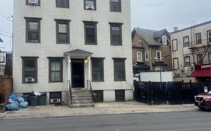 Pictures of Multifamily property located at 273 W Lincoln Avenue, Mount Vernon, NY 10550 for sales - image #1