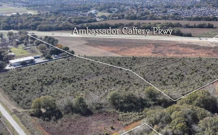Pictures of Land property located at 7700 Ambassador Caffery Pkwy, Broussard, LA 70518 for sales - image #1