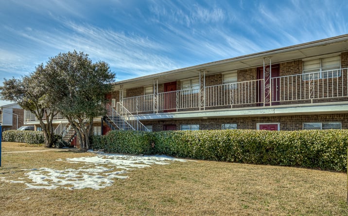 Pictures of Multifamily property located at 7219 N MacArthur Blvd, Warr Acres, OK 73132 for sales - image #1