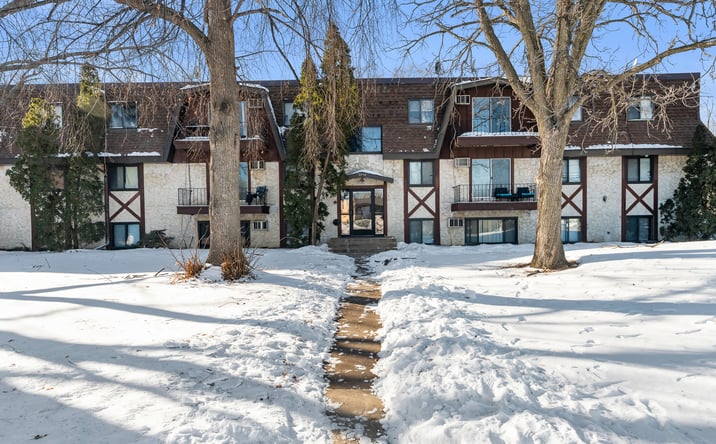 Pictures of Multifamily property located at 7750 Silver Lake Rd, Mounds View, MN 55112 for sales - image #1