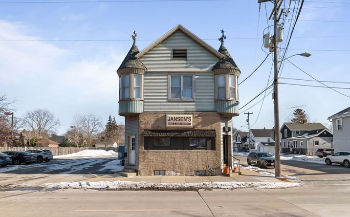 Pictures of Business for Sale, Hospitality property located at 344 Bowen St, Oshkosh, WI 54901 for sales - image #1