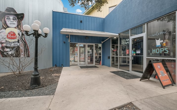 Pictures of Retail property located at 13838 Jones Maltsberger Rd, San Antonio, TX 78247 for sales - image #1