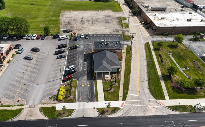 Pictures of Retail property located at 33113 Aurora Rd, Solon, OH 44139 for sales - image #1