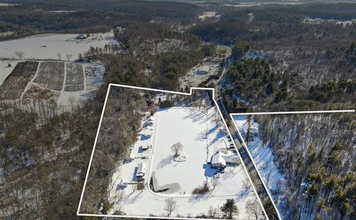 Pictures of Multifamily property located at 306 Merwinsburg Rd, Effort, PA 18330 for sales - image #1