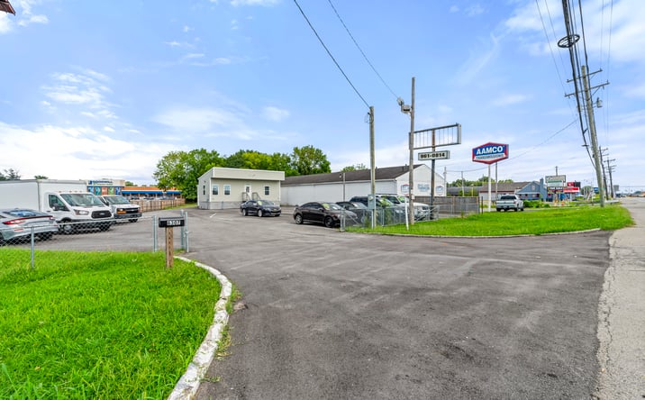 Pictures of Retail property located at 6307 Preston Hwy, Louisville, KY 40219 for sales - image #1