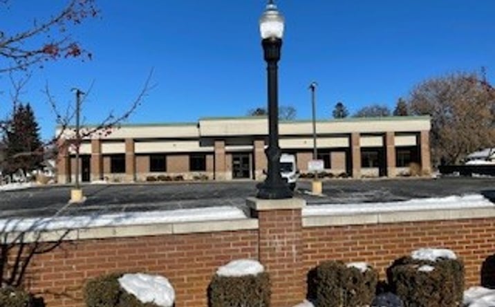 Pictures of Office property located at 121 W Lincoln Hwy, DeKalb, IL 60115 for sales - image #1