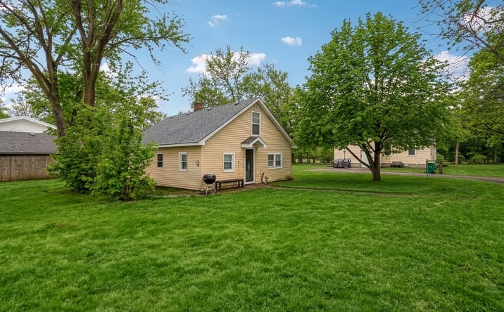 Pictures of Multifamily property located at 11471 W Leland Avenue, Beach Park, IL 60099 for sales - image #1