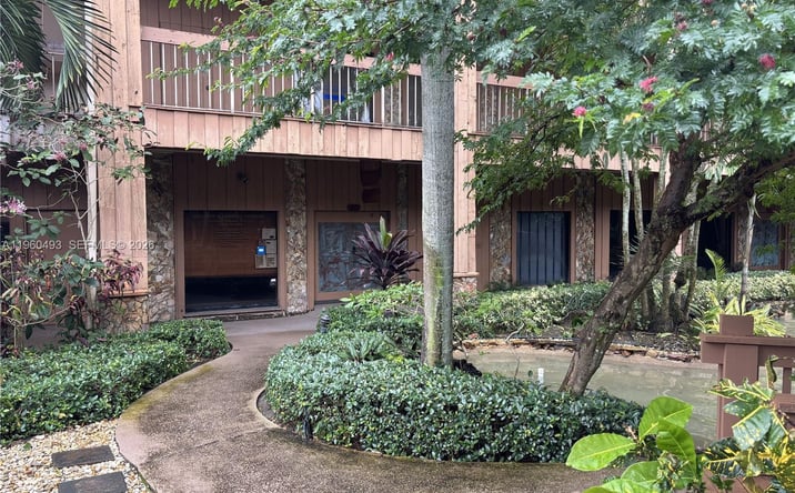 Pictures of Office, Retail property located at 7800 W Oakland Park Blvd # 102 #BLD-B #102, Sunrise, FL 33351 for sales - image #1