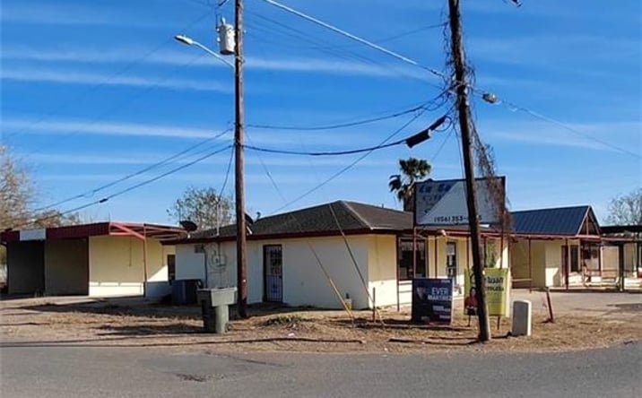 Pictures of Office, Retail property located at 1257 Efren Ramirez Avenue, Roma, TX 78584 for sales - image #1
