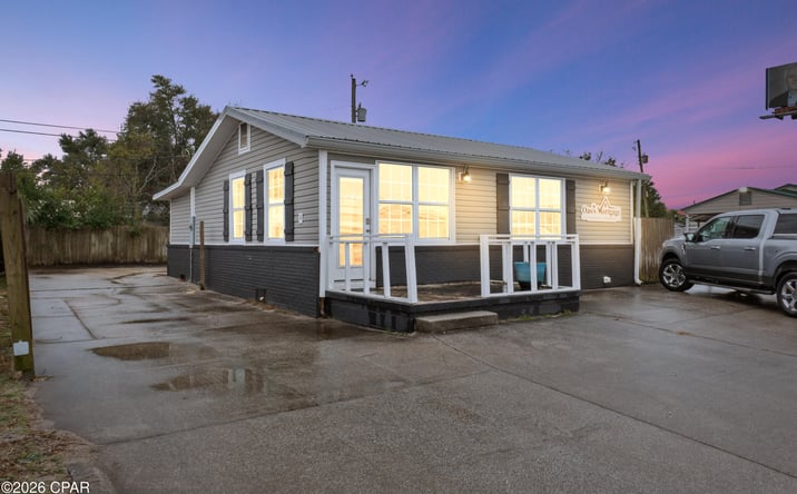 Pictures of Office property located at 3707 W 23rd Street, Panama City, FL 32405 for sales - image #1