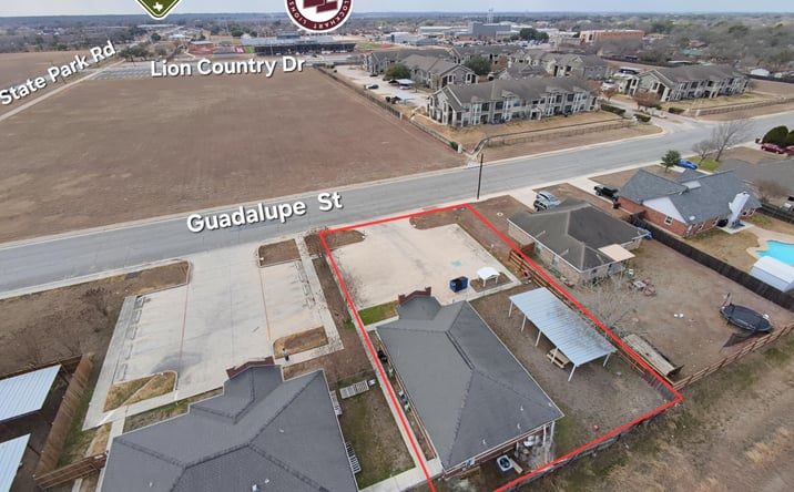Pictures of Mixed Use, Office property located at 1020 Guadalupe St, Lockhart, TX 78644 for sales - image #1