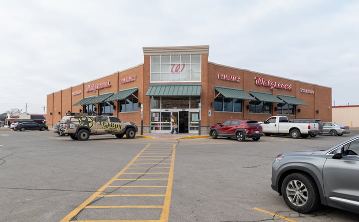 Pictures of Retail property located at 601 W Will Rogers Blvd, Claremore, OK 74017 for sales - image #1