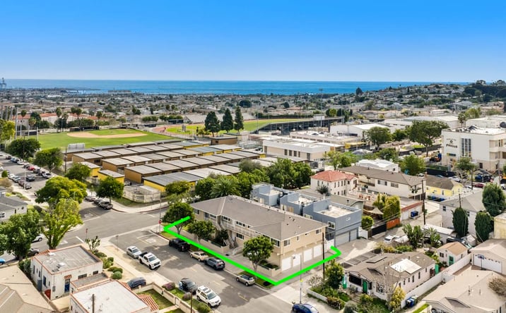 Pictures of Multifamily property located at 1021 W 14th St, San Pedro, Los Angeles, CA 90731 for sales - image #1