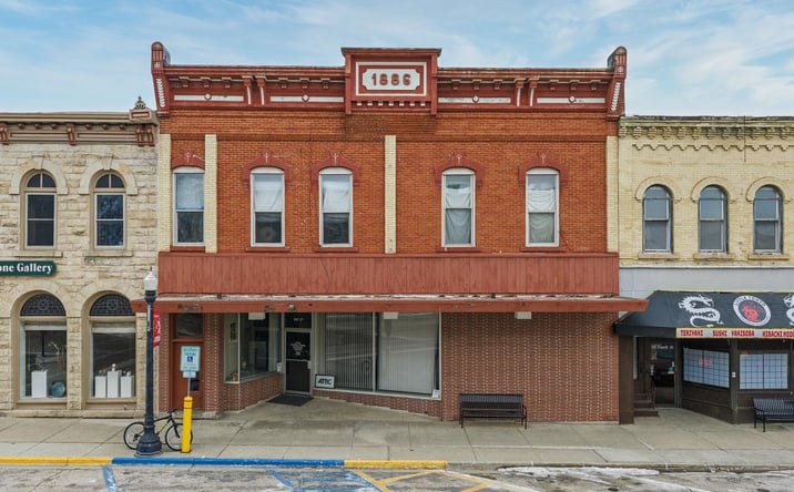 Pictures of Retail, Multifamily, Office property located at 107 4th, Baraboo, WI 53913 for sales - image #1