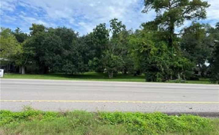 Pictures of Land property located at 17262 U.S. Highway 90, Des Allemands, LA 70030 for sales - image #1