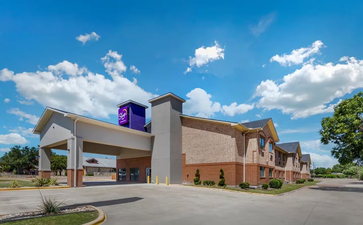 Pictures of Hospitality property located at 1439 N Hwy 67, Cedar Hill, TX 75104 for sales - image #1