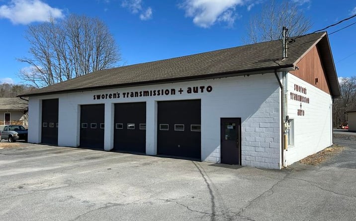 Pictures of Retail, Business for Sale property located at 207 Dartmouth Dr, East Stroudsburg, PA 18301 for sales - image #1