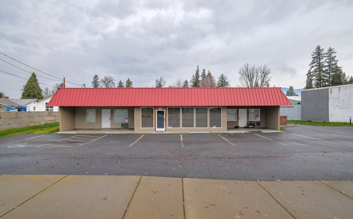 Pictures of Mixed Use, Multifamily, Office property located at 1480 Rogue River Hwy, Grants Pass, OR 97527 for sales - image #1