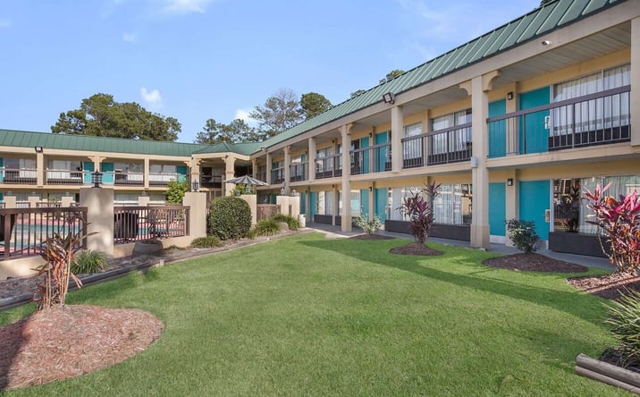 Pictures of Hospitality property located at 19534 Whyte Hardee Blvd, Hardeeville, SC 29927 for sales - image #1