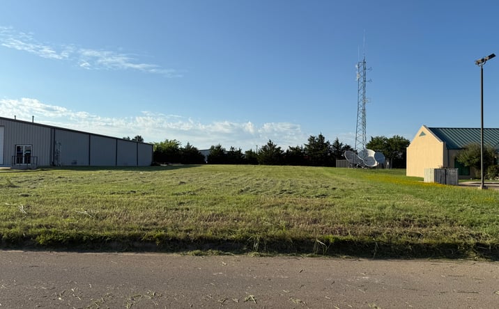 Pictures of Land property located at 402 E Thomas Ave, Stillwater, OK 74075 for sales - image #1