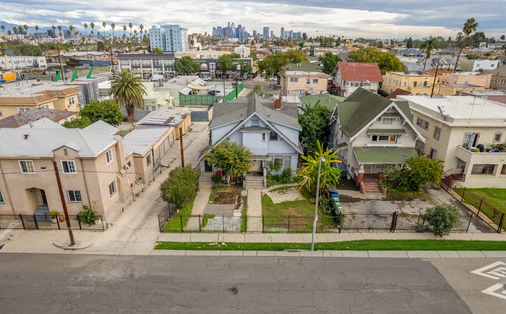 image of property at 1322 5TH AVE Los Angeles CA 90019-3573