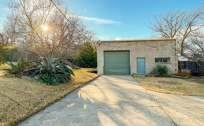 Pictures of Land, Mixed Use property located at 2003 Brundrette St, Dallas, TX 75208 for sales - image #1