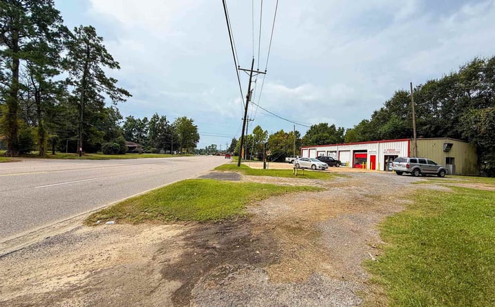 Pictures of Retail property located at 2105 N Main, Vidor, TX 77662 for sales - image #1