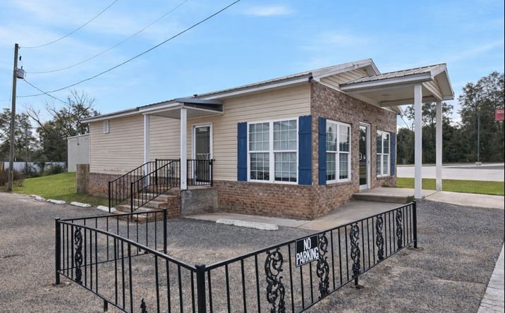 Pictures of Mixed Use, Note/Loan, Office, Retail, Special Purpose property located at 12969 Cottonwood Rd, Cottonwood, AL 36320 for sales - image #1