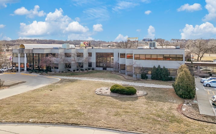 Pictures of Office property located at 2100 Fleur Dr, Des Moines, IA 50321 for sales - image #1