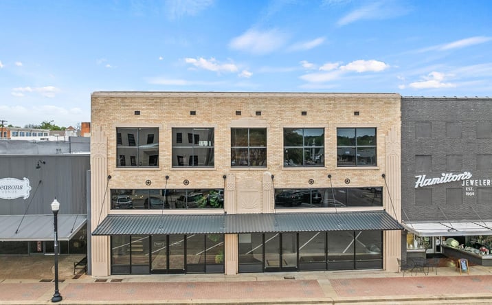 Pictures of Retail property located at 112 W 2nd St, Mount Pleasant, TX 75455 for sales - image #1