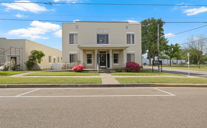 Pictures of Retail, Office property located at 207 W 3rd St, Mount Pleasant, TX 75455 for sales - image #1