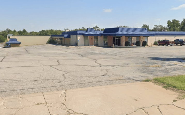 Pictures of Hospitality property located at 2901 S Van Buren St, Enid, OK 73703 for sales - image #1