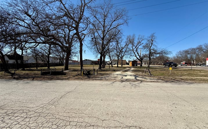 Pictures of Land property located at 108 Cedar St, Hico, TX 76457 for sales - image #1