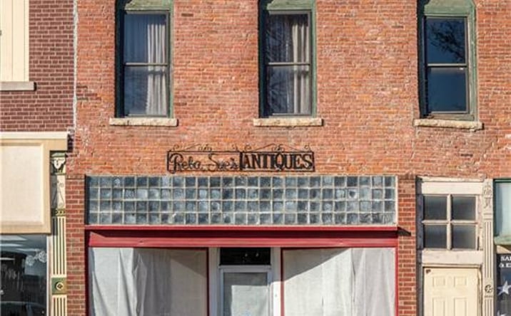 Pictures of Retail property located at 5 E North Street, Marshall, MO 65340 for sales - image #1
