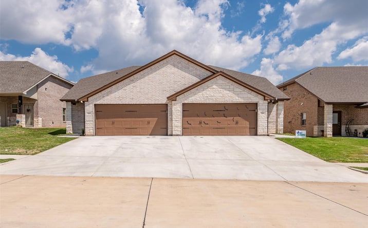 Pictures of Multifamily property located at 720 Rolling Terrace Cir, Granbury, TX 76049 for sales - image #1