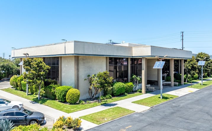 Pictures of Office property located at 3356 W Ball Rd, Anaheim, CA 92804 for sales - image #1