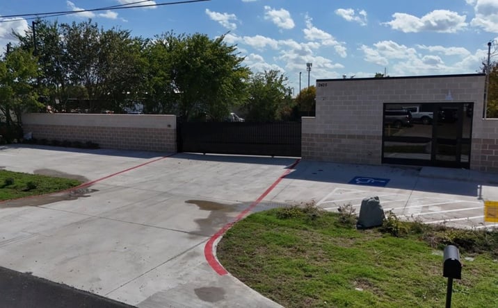 Pictures of Industrial property located at 2425 Edinburgh St, Mesquite, TX 75150 for sales - image #1