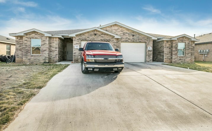 Pictures of Multifamily property located at 1107 Caprock St, Hereford, TX 79045 for sales - image #1