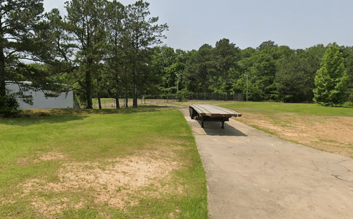 Pictures of Industrial, Self Storage property located at 251 Elm St, Kosciusko, MS 39090 for sales - image #1