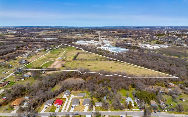 Pictures of Land property located at 804 N Boundary St, Weatherford, TX 76086 for sales - image #1