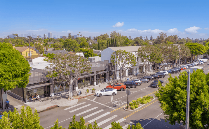 Pictures of Retail property located at 124 1/2 - 148 N Larchmont Blvd, Los Angeles, CA 90004 for sales - image #1