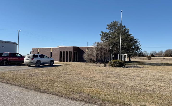 Pictures of Office property located at 3913 SW 10th St, El Dorado, KS 67042 for sales - image #1