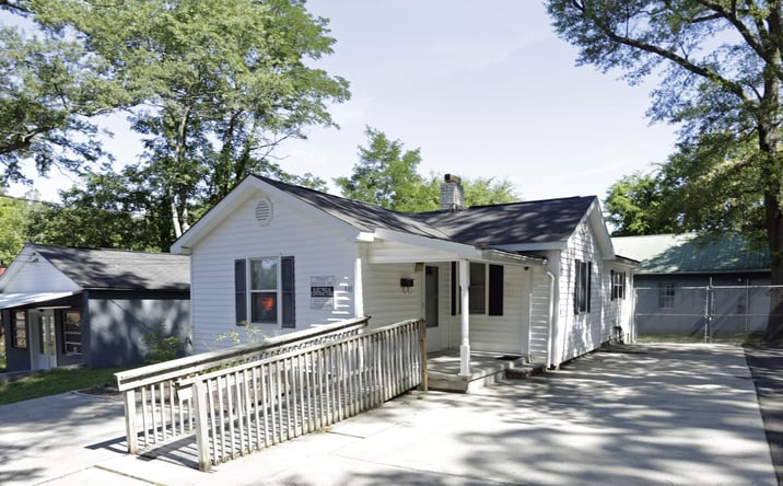 Pictures of Retail property located at 633 Lawrence St NE, Marietta, GA 30060 for sales - image #1